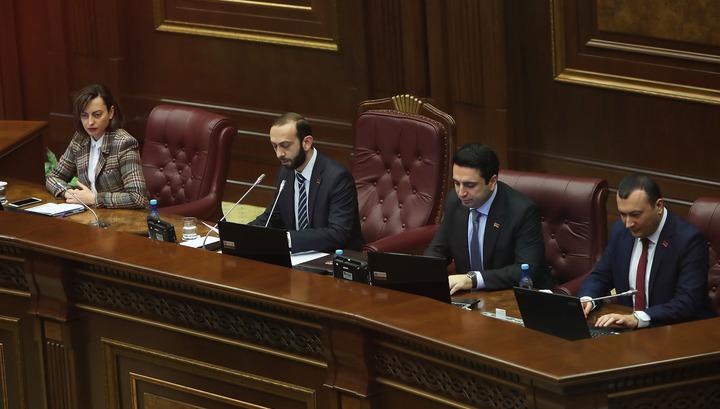 ԱԺ փոխնախագահների դասավորվածության խորհուրդը․ «Հրապարակ»