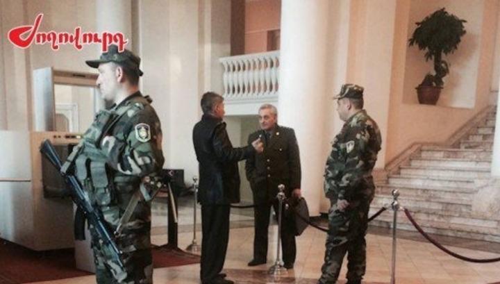 Խիստ հսկողություն՝ կառավարությունում «Ժողովուրդ»