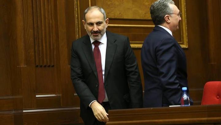 Փաշինյանի իշխանությունը «շպառգալկայի» հույսին է մնացել․ «Հրապարակ»