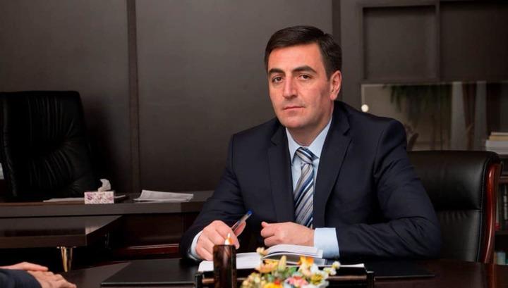 Նախկին ԱԱԾ-ական «գոռոզ» թաղապետը․ «Ժողովուրդ»