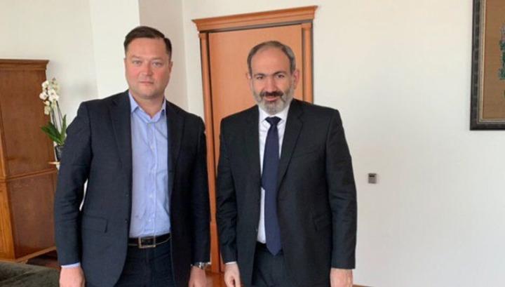 Մոսկվայում Փաշինյանը հանդիպել է ադրբեջանամետ գործչի հետ