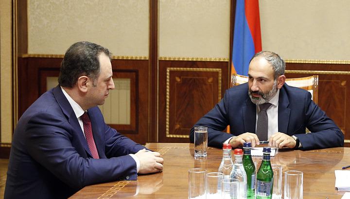 Նախկինների հետ «համաժամանակյա» այցից դժգոհ է եղել․ «Հրապարակ»