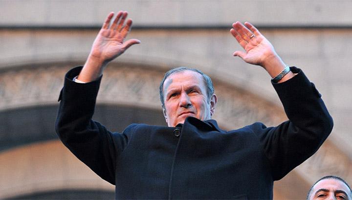 Հարցաքննություն... մի բաժակ էսպրեսոյի շուրջ. «Փաստ»