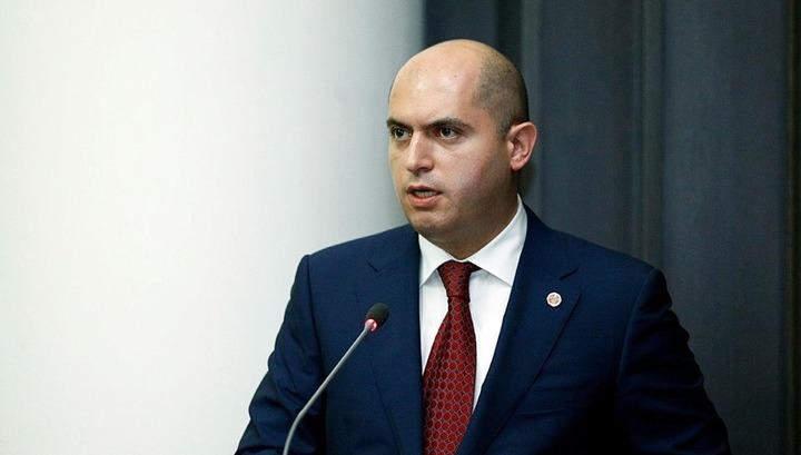 Բանակը չպետք է խաղաթուղթ լինի արկածախնդիր վարչապետի ձեռքերում․ Աշոտյան