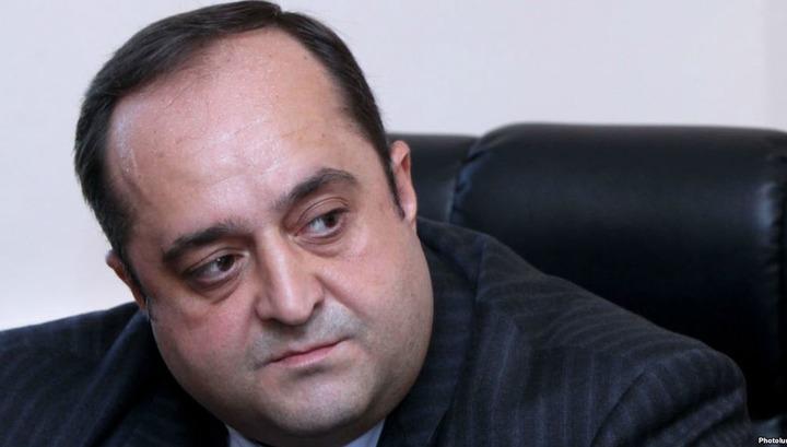 Ով որ ճամբարում է հայտնվել. «Հրապարակ»