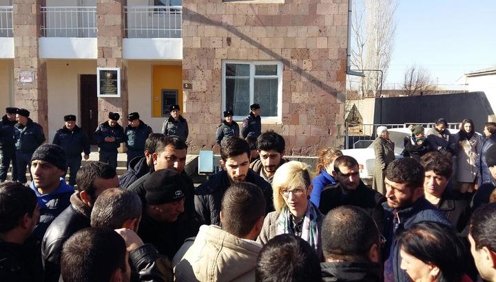 Լարված իրավիճակ, բախում՝ արշալույսցիների և ոստիկանների միջև