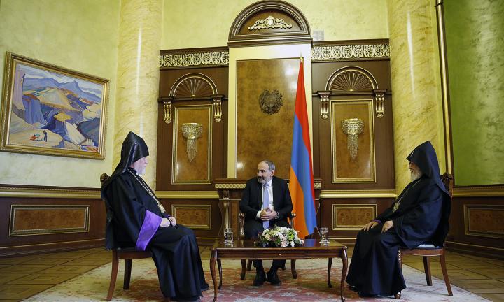 Պետք է բևեռացումներ չառաջացնենք. Գարեգին Բ–ն՝ Նիկոլ Փաշինյանին