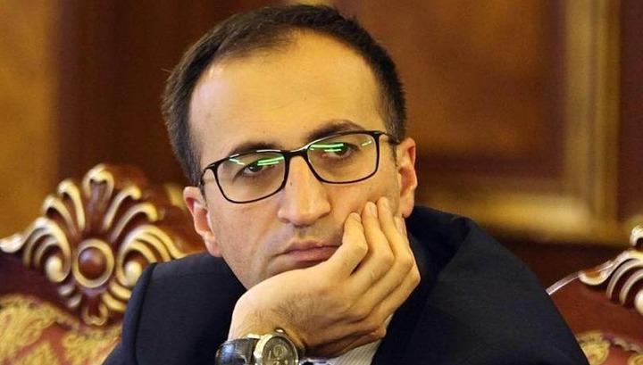 Որակյալ կադրերը չեն ուզում աշխատել Արսեն Թորոսյանի հետ․ «Փաստ»