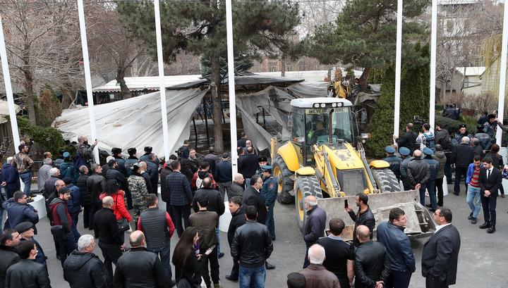 Մի կարևոր «բայց», որը մոռանում են նորելուկ հեղափոխականները․ «Հրապարակ»