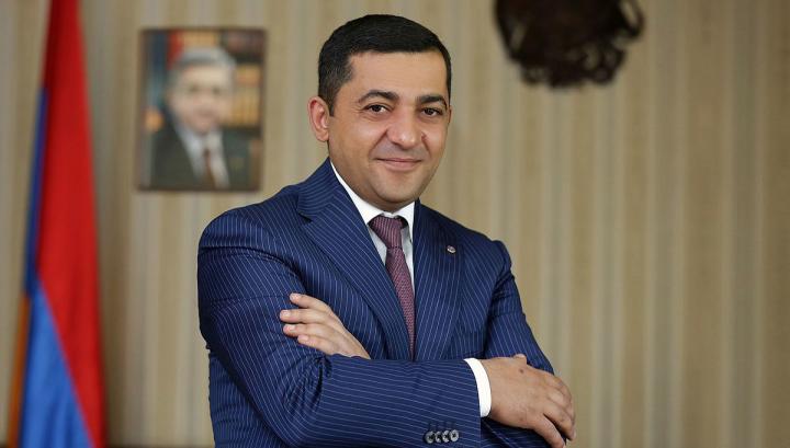 Քաղաքն արդեն քարուքանդ է լինում, իսկ դուք թիթեռ եք նկարում. Ռուսլան Բաղդասարյան