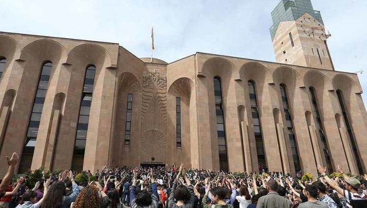 ՔՊ-ն փորձելու է մեծ հանրահավաք անել․ արդեն իսկ հրահանգվել է բոլորին մարդ բերել․ «Հրապարակ»