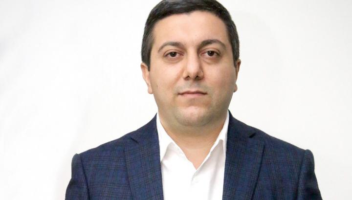 Ռոմանոս Պետրոսյանի կազմակերպմամբ՝ ՔՊ-ականներն ընտրատեղամասերի առջև ուղղորդումներ են անում․ ՀՅԴ Աբովյանի թեկնածու․ News.am