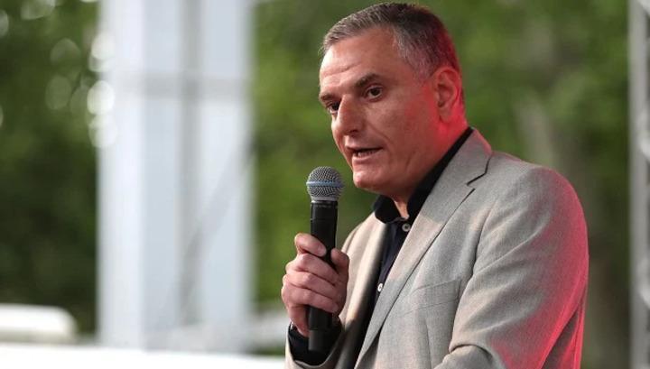 Հարգելի քաղաքացիներ, ովքեր ցանկանում են հանձնվել թուրքերին, առանց վարանելու քվեարկեք Նիկոլի և ՔՊ-ի օգտին. Արտակ Զաքարյան