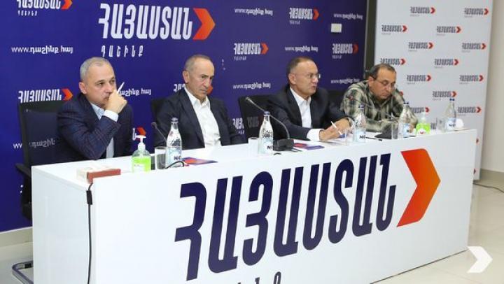 Տեղի է ունեցել «Հայաստան» խմբակցության նիստ, որը վարել է Ռոբերտ Քոչարյանը