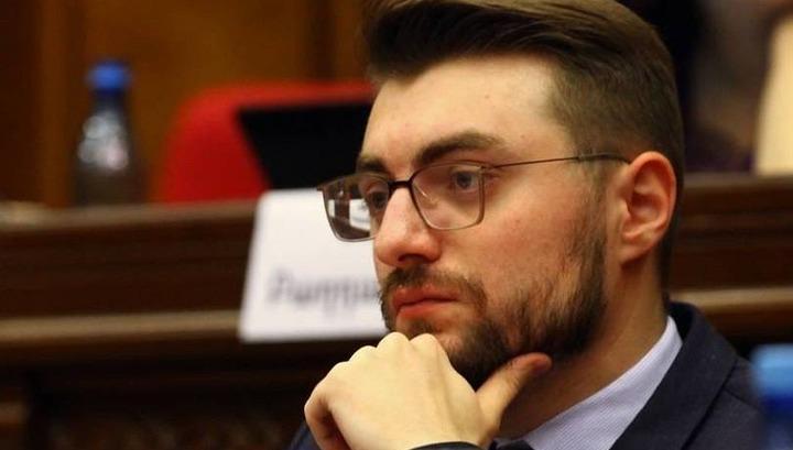 Արեն Մկրտչյանին հանգիստ չի տալիս այն միտքը, որ անձամբ ինքը չի կարողացել համայնքի ղեկավար դառնալ. «Փաստ»