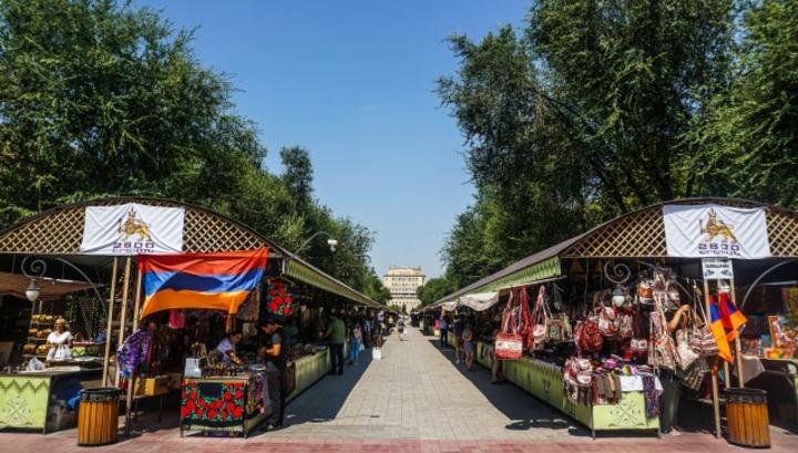 Վերնիսաժի առեւտրականները անելանելի դրության մեջ են. «Ժողովուրդ»