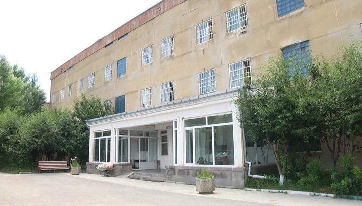 Վարդենիսի հոգեկան խնդիրներ ունեցող տուն ինտերնատի աշխատակազամից հենց հիմա 70 հոգի ավտոբուսով բերում են Երևան. Mediaport