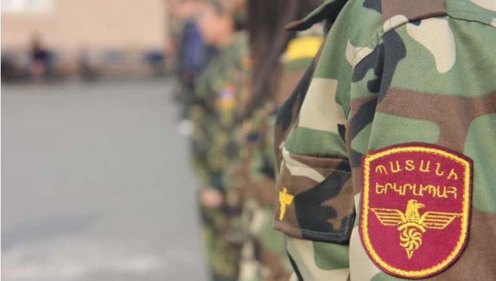 13-ամյա աղջիկը «Պատանի երկրապահ» ակումբի դասասենյակից հրազենային վնասվածքով տեղափոխվել է հիվանդանոց. shamshyan.com