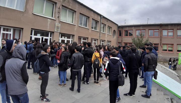 Դասադուլ Գյումրու թիվ 37 ավագ դպրոցում