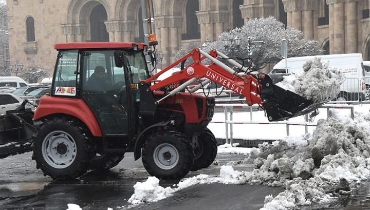 Երևանում ձնամաքրման աշխատանքներում ներգրավվել են 51 միավոր հատուկ տեխնիկա․ քաղաքապետարան