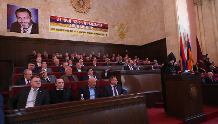 Հրավերները համաձայնեցրել էին Փաշինյանի հետ․ «Փաստ»