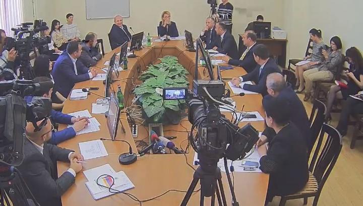 Մենք գնում ենք խստացումների ճանապարհով․ ԱԺ հանձնաժողովի նիստը՝ ուղիղ