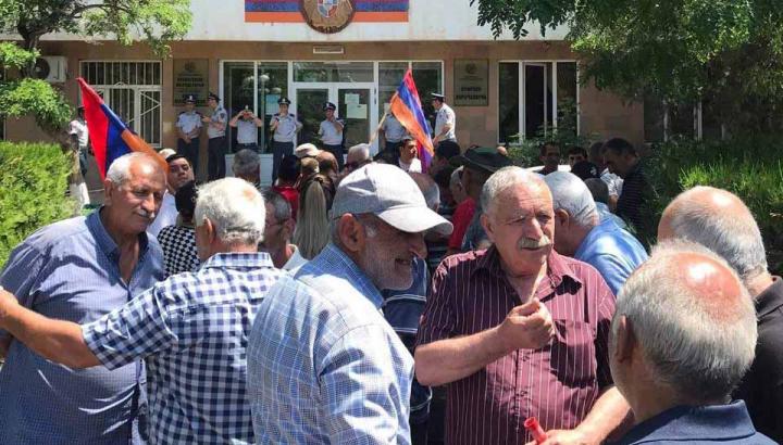 Արարատի մարզպետը հրաժարվել է ասել, որ Արցախը երբեք չի լինելու Ադրբեջանի կազմում