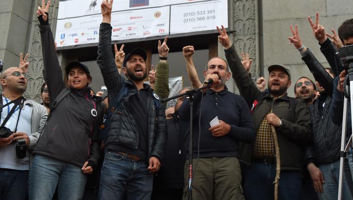 Սրտակեղեք գրառումները՝ պաշտոնն ամրապնդելու ձև․ «Իրատես»