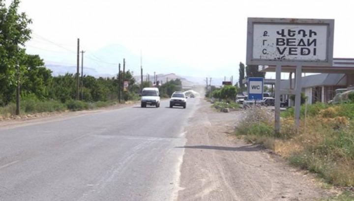 Ոստիկանությունը վախվորած է մեկնաբանում Վեդիում թուրքերի հետ գիշերվա միջադեպը