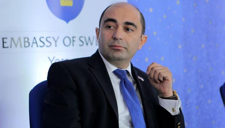 «Լուսավոր Հայաստանը» Նիկոլ Փաշինյանից հերքում է պահանջում