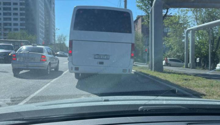 Սա «ուրախ» ավտոբուսն է․ ոստիկանության բաժինները մեր բերման ենթարկվածներին չեն ընդունում, տեղ չկա. Էլինար Վարդանյան