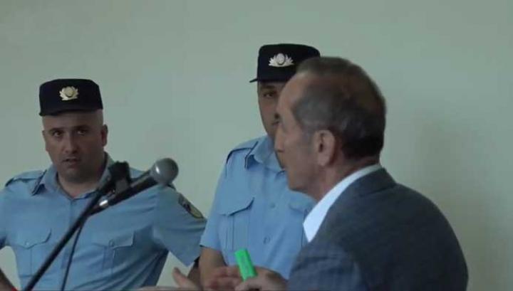 Կան մարդիկ, որ 15 անգամ պետք է ասես, նոր մտնի, մեկ է չի մտնում. Ռոբերտ Քոչարյան