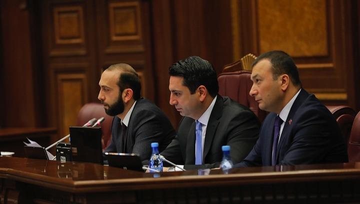 892 մլն դրամ՝ ԱԺ-ում պարգևատրումների և գործուղումների համար