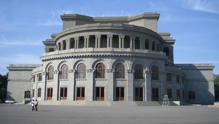 Պայթուցիկ սարք՝ Օպերայի շենքում․ թարմացվում է