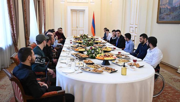 Ալեն Սիմոնյանն ընդունել է Արցախյան երեք պատերազմների մասնակիցներին