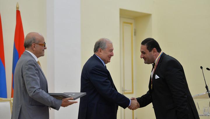 Դուք պետականության լավագույն կրողներն եք․ նախագահը մրցանակներ է հանձնել