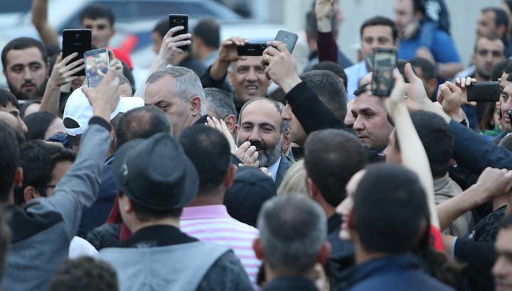 «Թավշյա» բոլշևիկների սերունդ է հայտնվել․ «Հրապարակ»