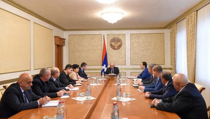 Բակո Սահակյանը կորոնավիրուսի հարցով խորհրդակցություն է անցկացրել