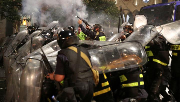 Բախում՝ Թբիլիսիում․ ցուցարարների դեմ զրահամեքենա և այլ հատուկ միջոցներ են կիրառվել