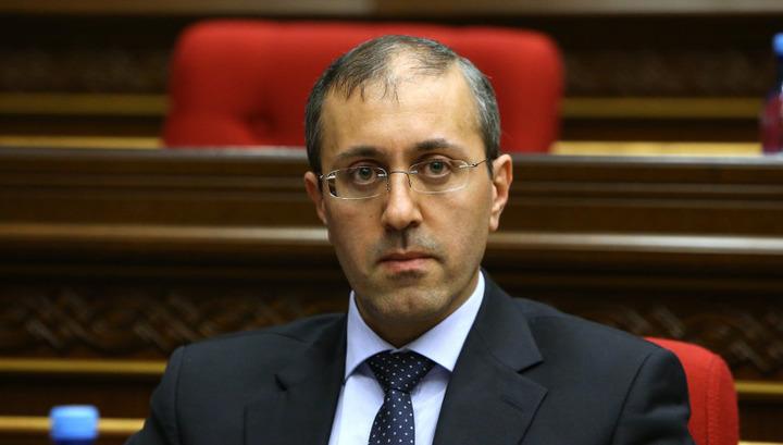 Պարզվեց՝ «սահմանադրական ճգնաժամի» միակ պատճառը Թովմասյանի տարիքն է. Գոռ Հովհաննիսյան