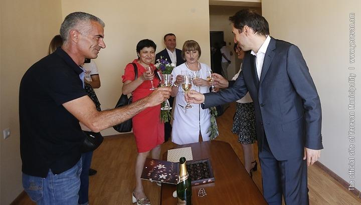 Նորից քաղում են նախկինների աշխատանքի պտուղները․ «Հրապարակ»