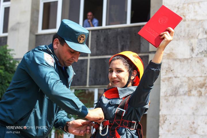 Դիպլոմների հանձնում՝ ԱԻՆ-ում․ ֆոտոռեպորտաժ