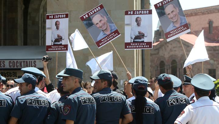 Փաշինյան, եթե հազարներով դուրս գանք, դու ժողովրդի դեմ տանկեր էլ կհանես․ կարծիք