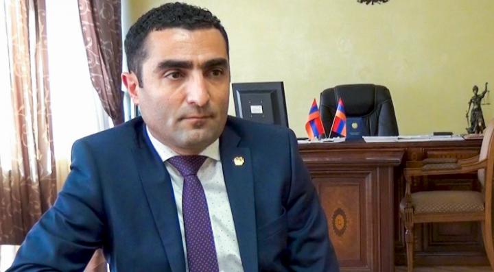 Կոտայքի մարզպետը պահանջում է չեղարկել Նոր Գեղիի փողոցը նախկին համայնքապետի անունով կոչելու որոշումը