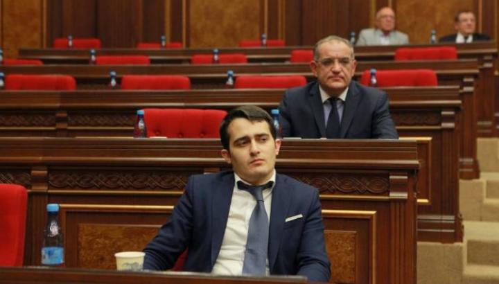 Ինչո՞ւ Բադասյանն ազատվեց փոխնախարարից. «Հրապարակ»