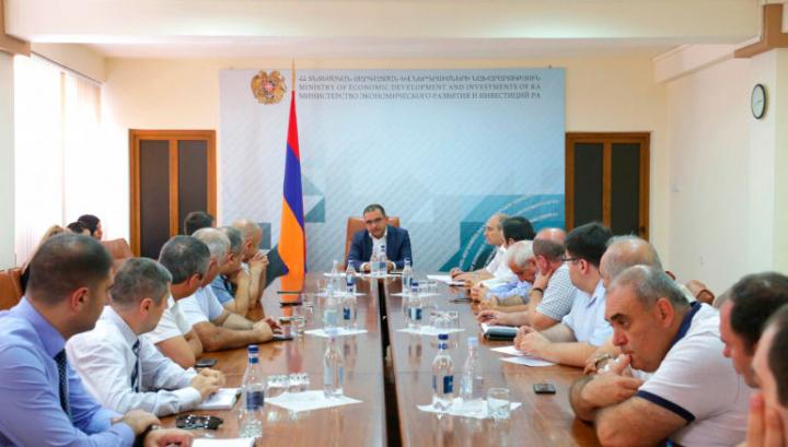 Գյուղմթերք վերամշակող ընկերությունների ղեկավարները հանդիպել են նախարարի հետ