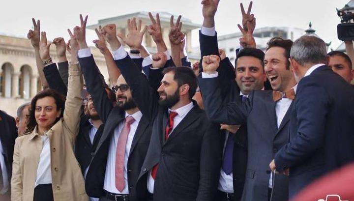 Ո՞վ կսպասեր, որ հեղափոխականներն այսպես չէին հանդուրժի այլախոհությունը. «Հրապարակ»