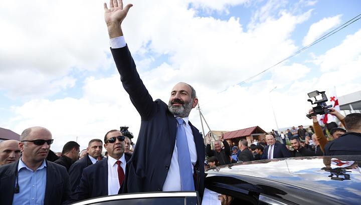 Փաշինյանի «էլիտար» հենարանը հենց դեգեներատիվ տարրն է․ «Իրավունք»