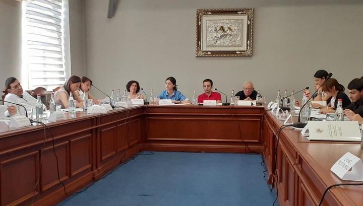 Աշխատանքային քննարկում՝ Նորմատիվ իրավական ակտերի օրենքի վերաբերյալ