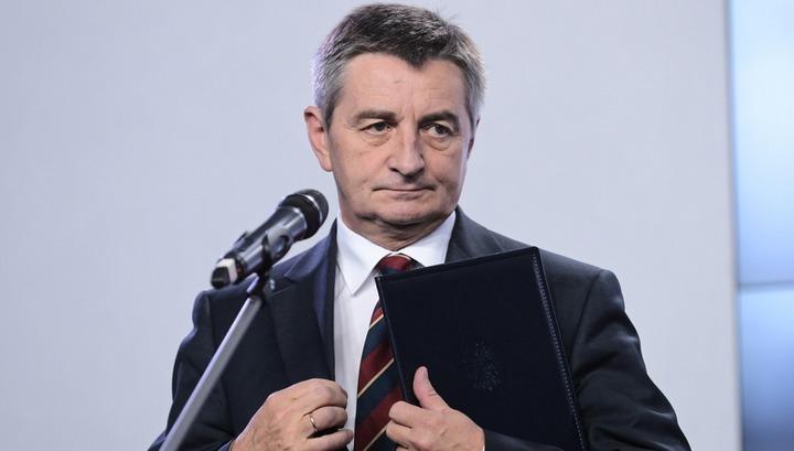 Հրաժարական՝ ընտանիքին կառավարական ինքնաթիռով տեղափոխելու համար